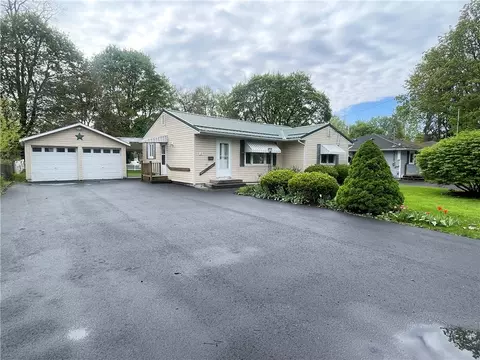 12 State St, Waterloo, NY 13165 photo 2
