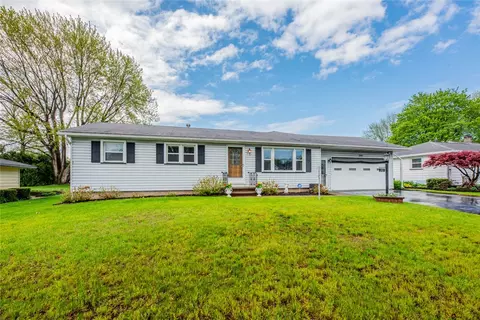 201 Impala Dr, Irondequoit, NY 14609
