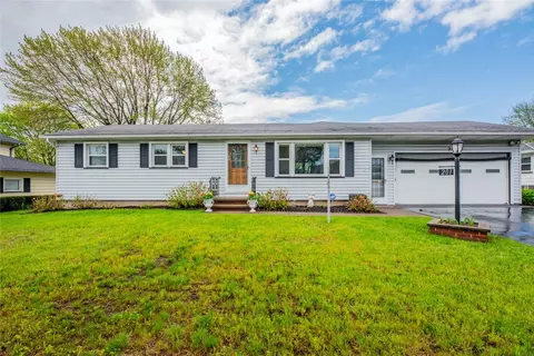Exterior - 201 Impala Dr, Irondequoit, NY 14609 photo 2 of 7