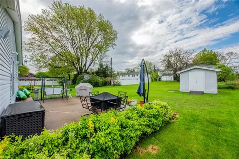 Exterior - 201 Impala Dr, Irondequoit, NY 14609 photo 4 of 7