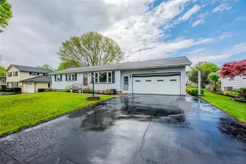 Exterior - 201 Impala Dr, Irondequoit, NY 14609 photo 3 of 7