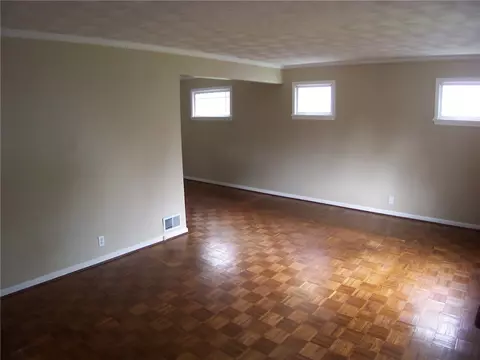 326 Harwick Rd, Irondequoit, NY 14609 photo 4