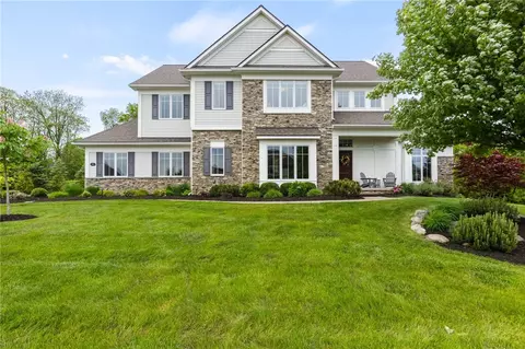 93 Coventry Rdg, Pittsford, NY 14534