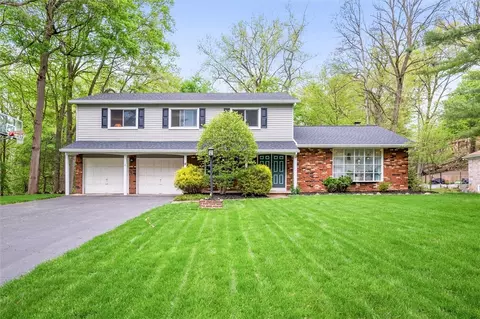 4 Mountain Rd, Rochester, NY 14625