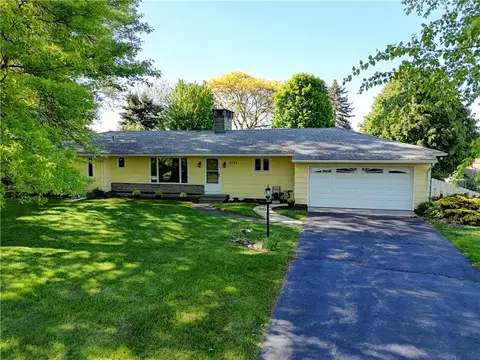2762 Nichols St, Ogden, NY 14559