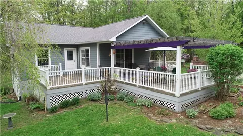 6937 Lawyer Rd, Naples, NY 14512