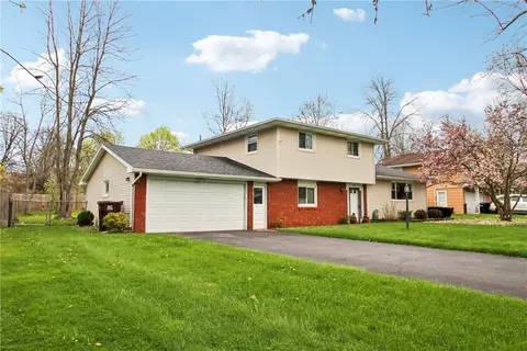 489 Bridgewood Dr, Greece, NY 14612