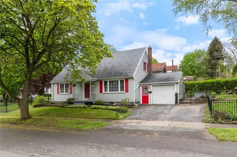 116 Highwood Rd, Irondequoit, NY 14609