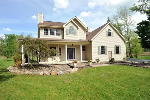 90 Davenport Rd, Big Flats, NY 14814