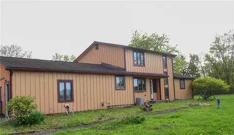 1142 West Ave, Brockport, NY 14420