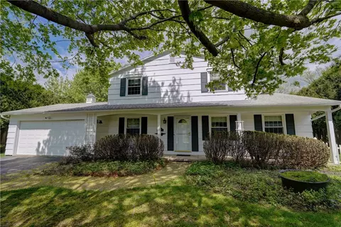 36 Carriage Ct, Pittsford, NY 14534
