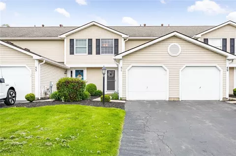 51 Camberley Pl, Penfield, NY 14526
