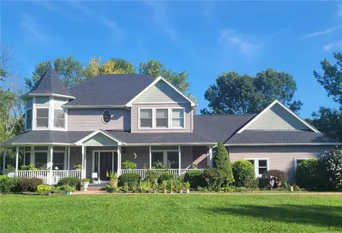 38 Deertrack Ln, Brockport, NY 14420
