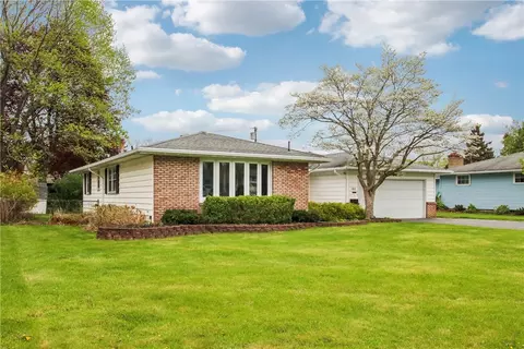 182 Candy Ln, Greece, NY 14615