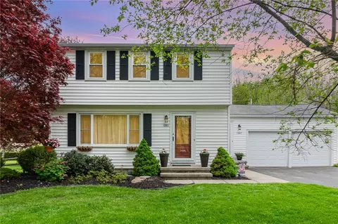 1080 Cherry Hill Ln, Webster, NY 14580