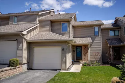 3251 W Cedarbush Dr, Canandaigua, NY 14424