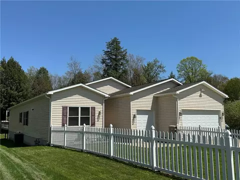 910 Welsh St, Kane, PA 16735