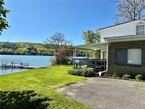 825 E Lake Rd, Barrington, NY 14527