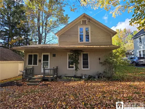 31 W Marvin St, Mayville, NY 14757