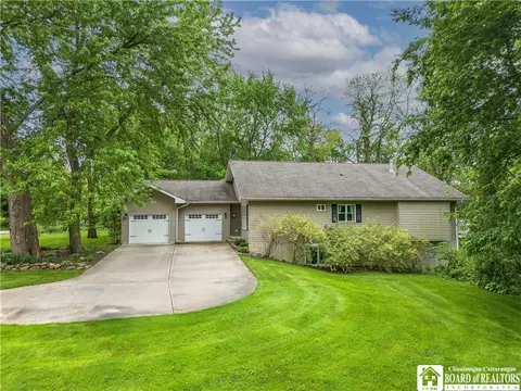 285 Porter Rd, Pomfret, NY 14063