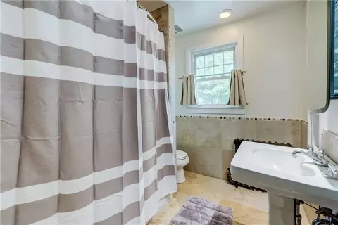 Bath - 79 Rawlinson Rd, Irondequoit, NY 14617 photo 2 of 3