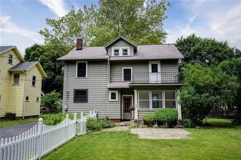 Exterior - 79 Rawlinson Rd, Irondequoit, NY 14617 photo 4 of 8