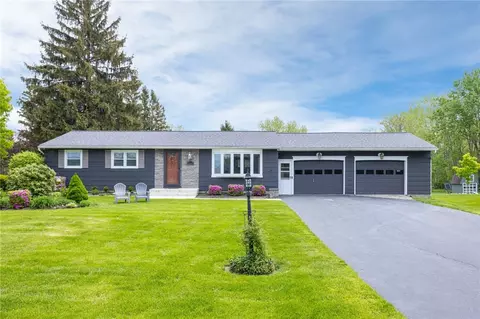 4408 Cream Ridge Rd, Macedon, NY 14502