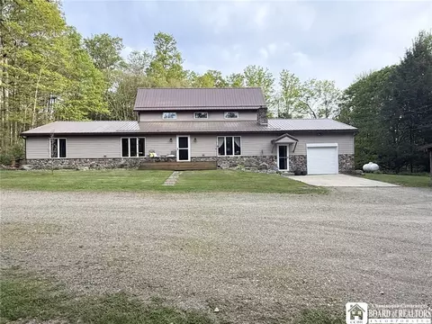 2273 Thornton Rd, Charlotte, NY 14782