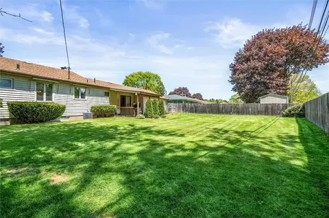 37 Glen Haven Rd, Irondequoit, NY 14609 photo 9