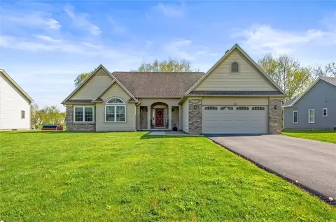 15 Brockton Pl, Ogden, NY 14624