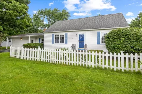 28 Angean Dr, Webster, NY 14580