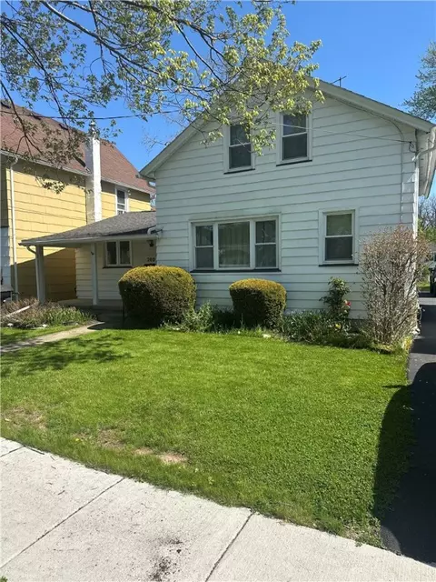 208 Stutson St, Rochester, NY 14612