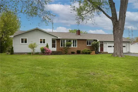 108 Country Estates Dr, Horseheads, NY 14845