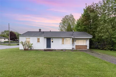 1900 N Goodman St, Irondequoit, NY 14609