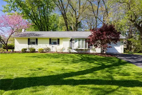 48 Cullens Run, Pittsford, NY 14534