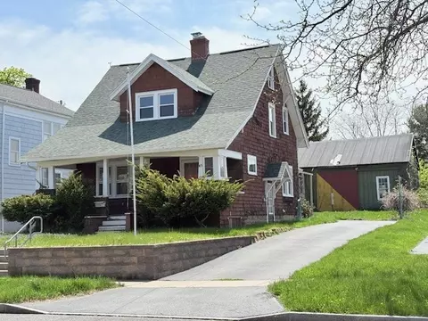 45 Stutson St, Rochester, NY 14612