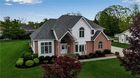 670 Raymond Dr, Lewiston, NY 14092