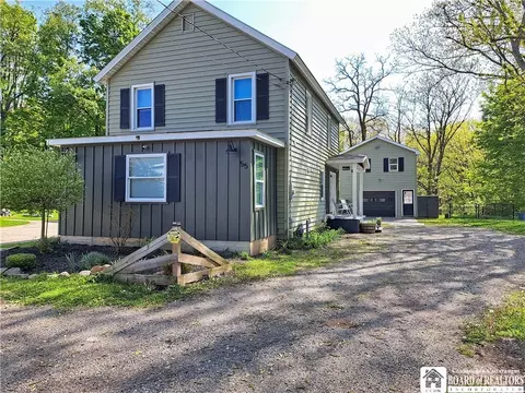 55 Washington Ave, Pomfret, NY 14063