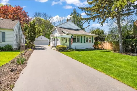 43 Cinnabar Rd, Irondequoit, NY 14617