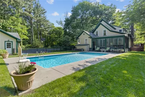 960 Landing Rd N, Brighton, NY 14625