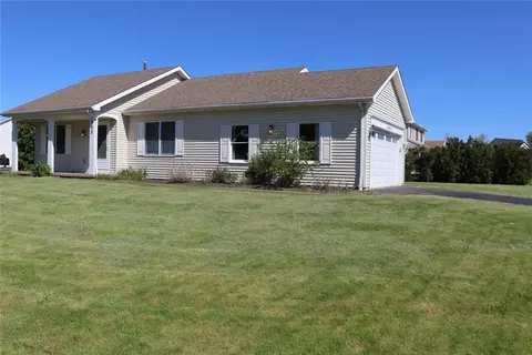 932 Limpet Dr, Webster, NY 14580