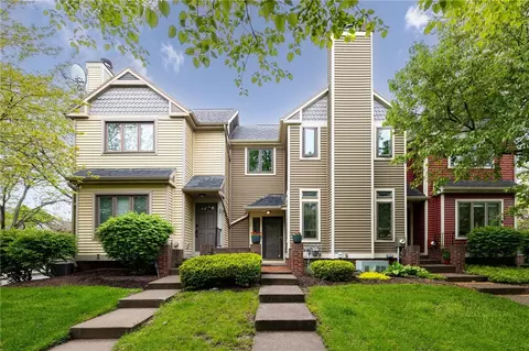 55 Cornhill Pl, Rochester, NY 14608