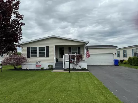 6288 Lambert St, Victor, NY 14564