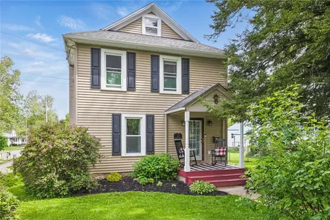 13 Exchange St, Le Roy, NY 14482