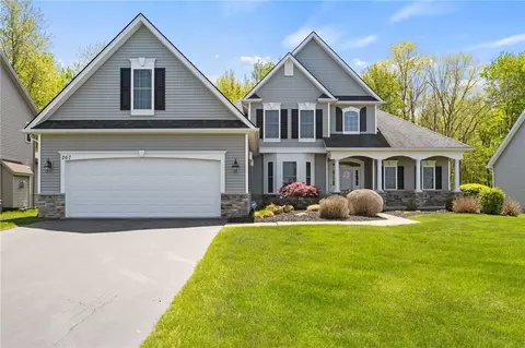 267 Dove Tree Ln, Greece, NY 14626