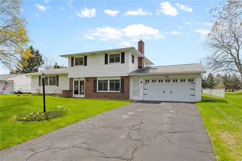 55 Bridgewood Dr, Greece, NY 14612