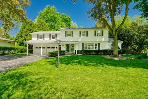 50 Shire Oaks Dr, Pittsford, NY 14534