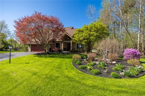 14 Woodruff Gln, Chili, NY 14624