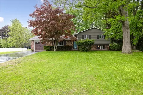 635 Blue Spruce Dr, Webster, NY 14580