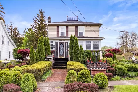 187 Clark St, Canandaigua, NY 14424